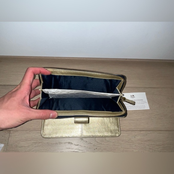 Coach Blue and Gold Snap Wallet With Heart Decal "Est 1941” - Preowned - Picture 7 of 7